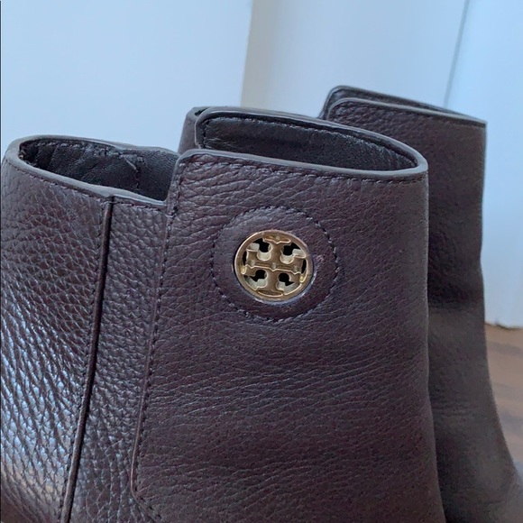 ⛔️SOLD⛔️Tory Burch Leather Ankle Boots - Picture 2 of 6